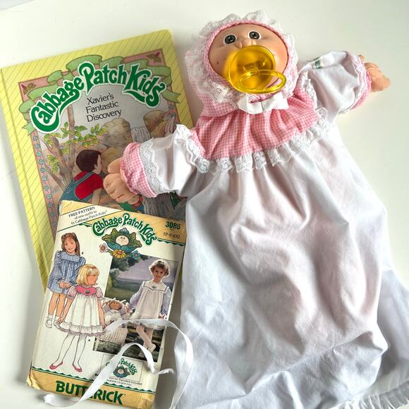 Vintage Cabbage Patch Kids Bundle Preemie Doll Book & Butterick Clothes Pattern - Picture 1 of 16